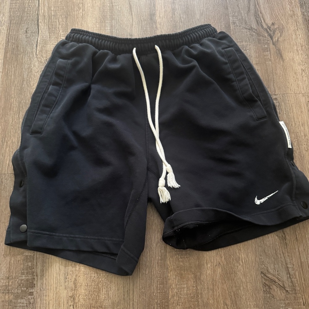 Nike Standard Issue Basketball Short